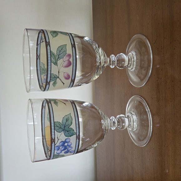 Mikasa Intaglio Garden Harvest set of two Water Goblets Glasses - Picture 2 of 6